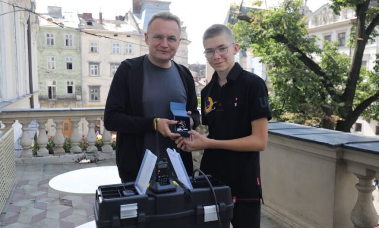 У Львові підліток створив павербанк для роботи ЗСУ в польових умовах 1 282 900x600