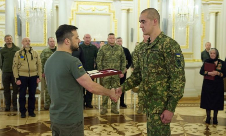 Україна відзначила держнагородами майже 30 тисяч своїх захисників 1 0b1191d77722c2e2eb9de4590adaff58 1663941648 extra large e1664363468406 900x537