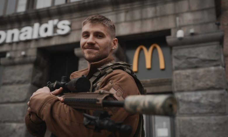 Валерій Маркус розпочав продаж книг, щоб зібрати на зброю 1 309493363 5491333277618801 2382274512400454353 n 900x600