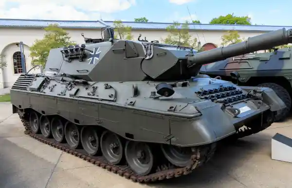 Фінляндія передасть Україні ще три танки Leopard 2 1 30774168877 b4bd8af719 b.webp