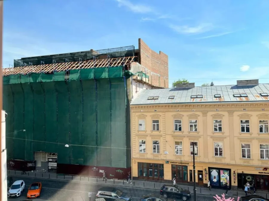 Козловський досі не ліквідував надбудову на Січових Стрільців 1 332859561 889656115413417 7473559827666760571 n 1024x768 1