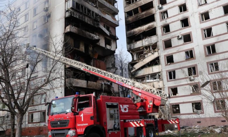Від ракетного удару по багатоповерхівках у Запоріжжі постраждали 34 людини 1 337290595 587722486785440 884575200250911432 n 900x675