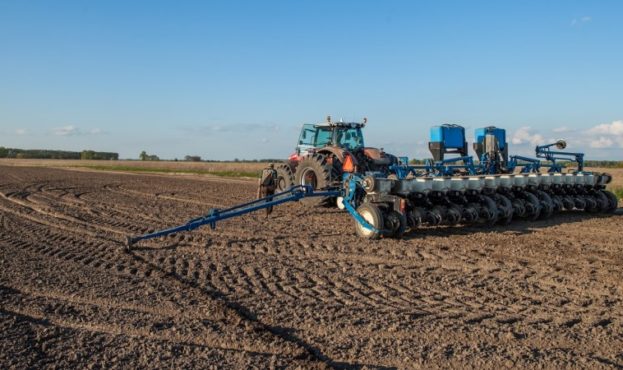 Агропідприємство захопило 8 га землі на Золочівщині 1 kinze 57408 623x370 1