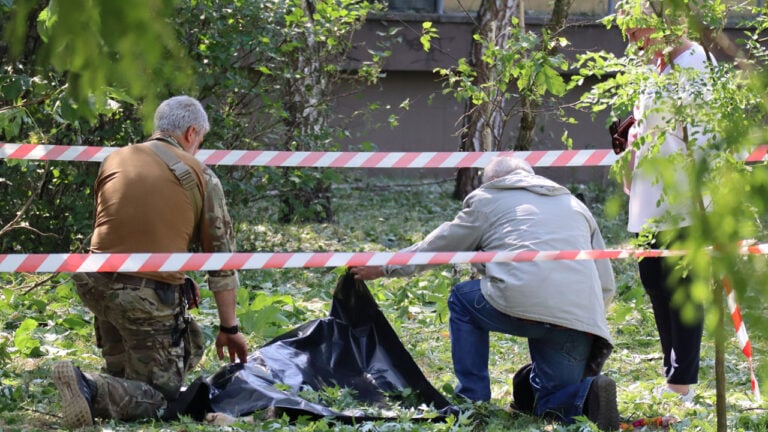 Зеленський: Ніколи більше не має повторитися ситуація у Києві, коли люди прийшли в укриття, а воно зачинене 1 untitled 1 4
