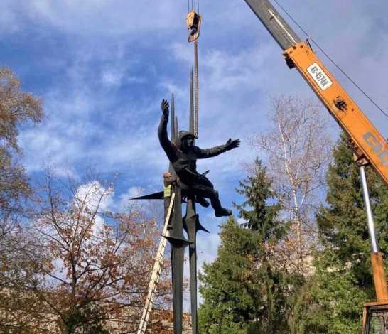 У Львові знесли «пам’ятник Терешковій» 1 400402837 24015989888044612 7661470406737073125 n 1
